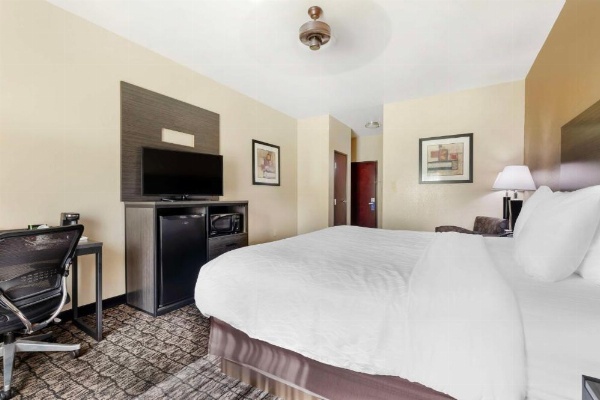 Best Western Carthage Inn & Suites image 12