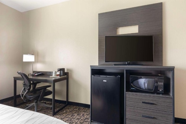 Best Western Carthage Inn & Suites image 15