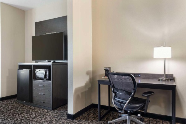 Best Western Carthage Inn & Suites image 21