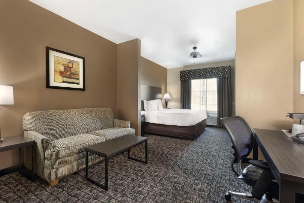 Best Western Carthage Inn & Suites image 8